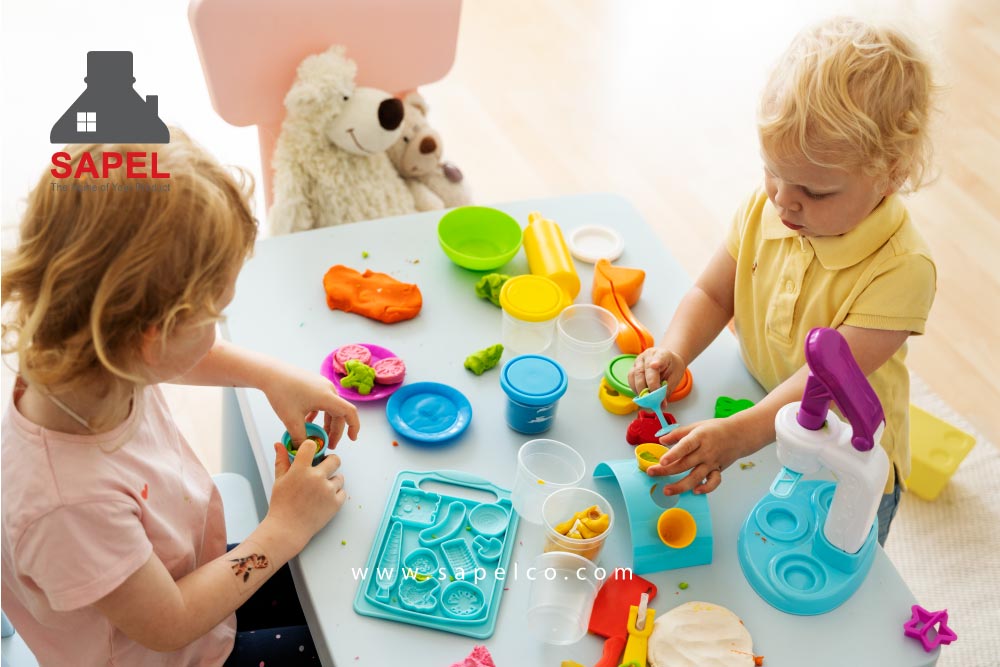 تولید انبوه اسباب بازی های پلاستیکی برای کودکان
