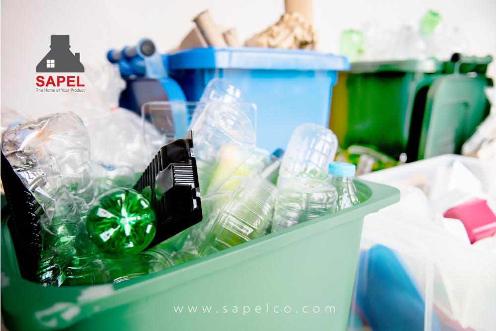 استفاده از مواد بازیافتی می‌تواند یک راه خلاقانه برای ساخت قالب پلاستیکی در خانه باشد. می‌توانید از موادی مانند بطری‌های پلاستیکی، ظروف پلاستیکی یا بسته‌بندی‌های پلاستیکی استفاده کنید.
